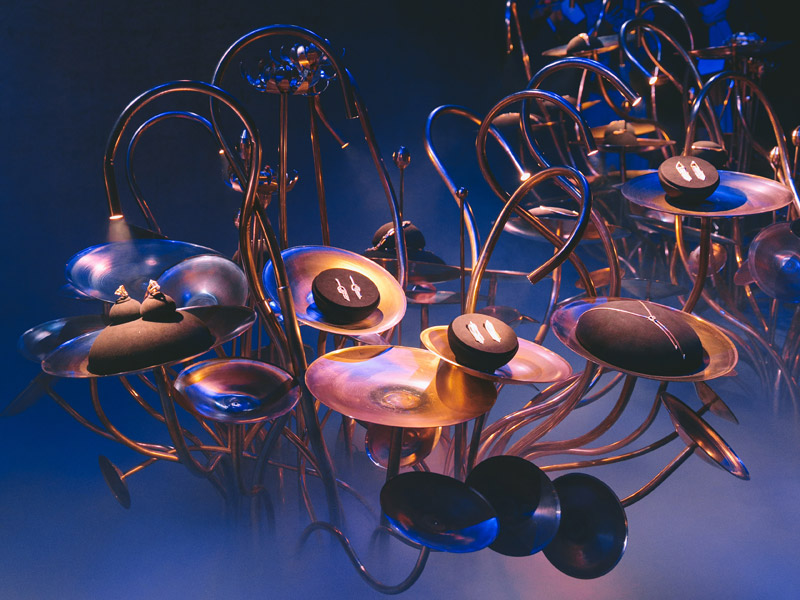 Light+Tech: Light and design interacting to dramatic effect