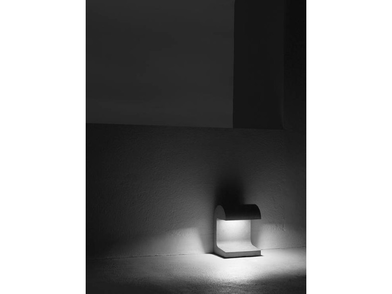 Flos Outdoor Casting concrete