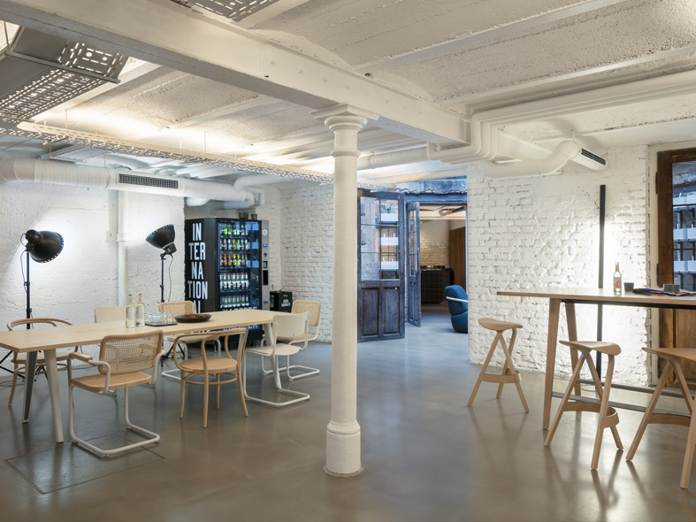 The right configuration for every room: the conference table system 1500