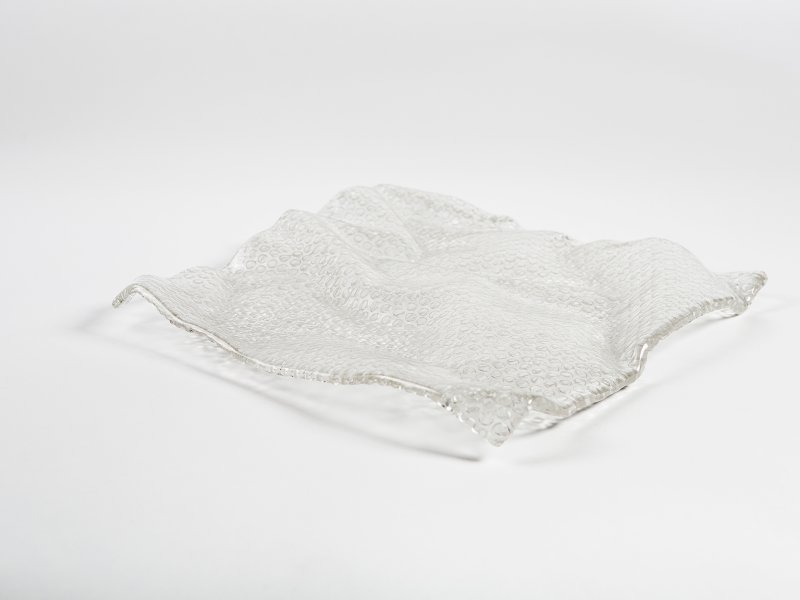 FRAGILE : The story of two young glass lovers