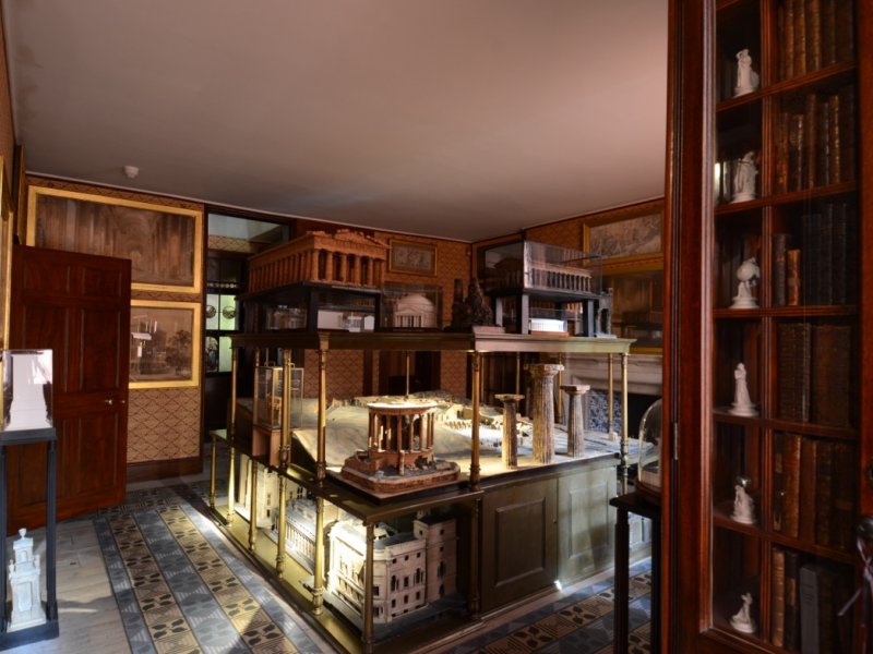 Pico Zoom features in Model Room scheme by Charles Marsden Smedley