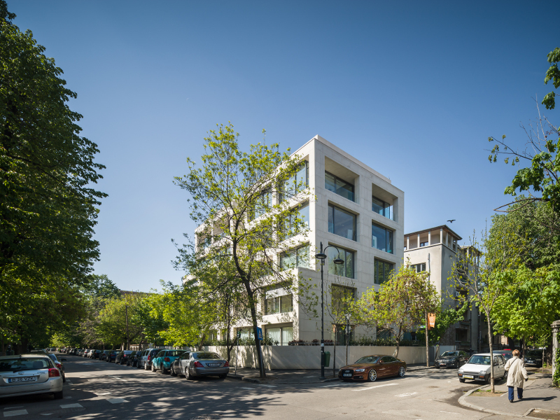 Londra Housing, Bucharest