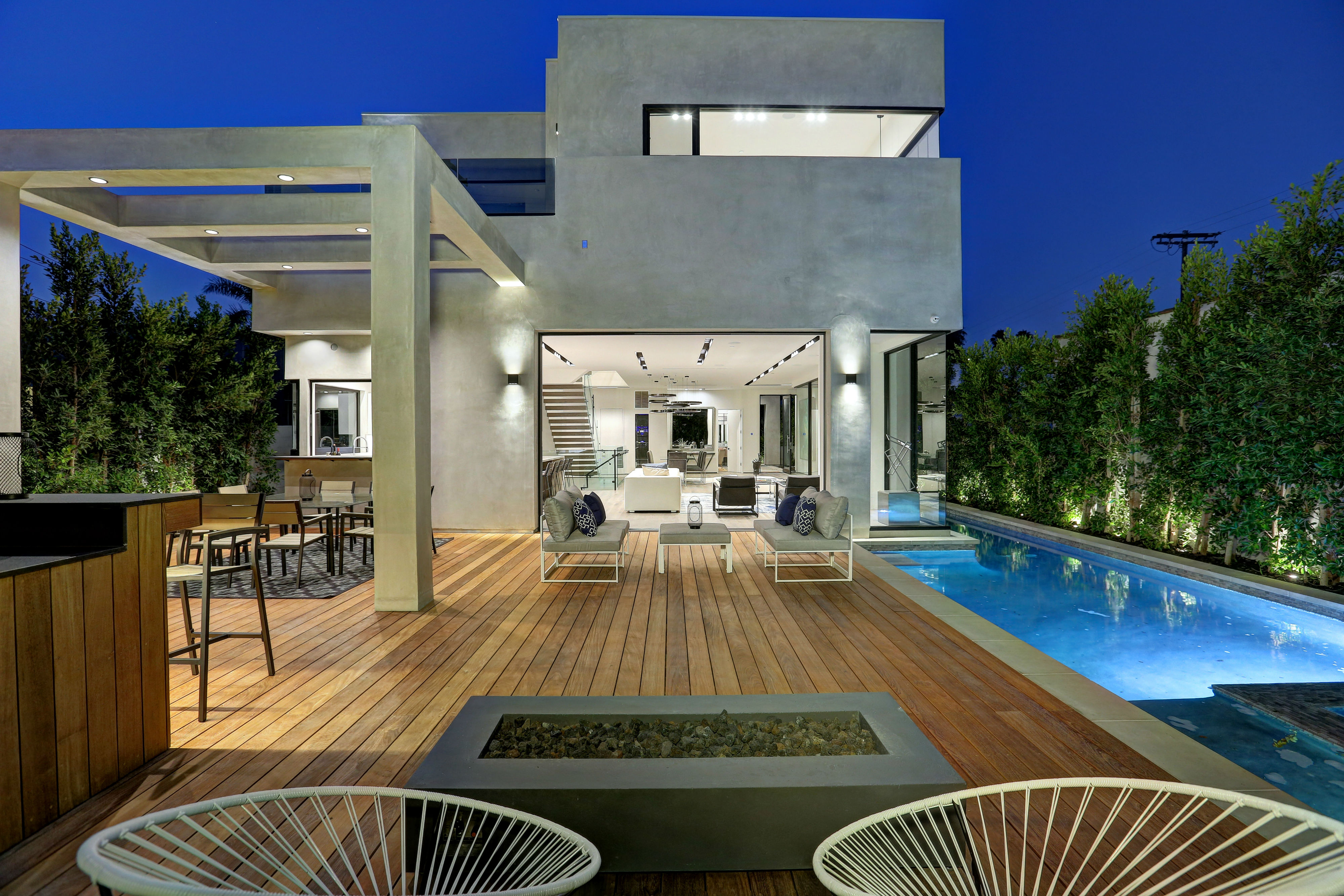 LA Build Corp build a home made for entertaining